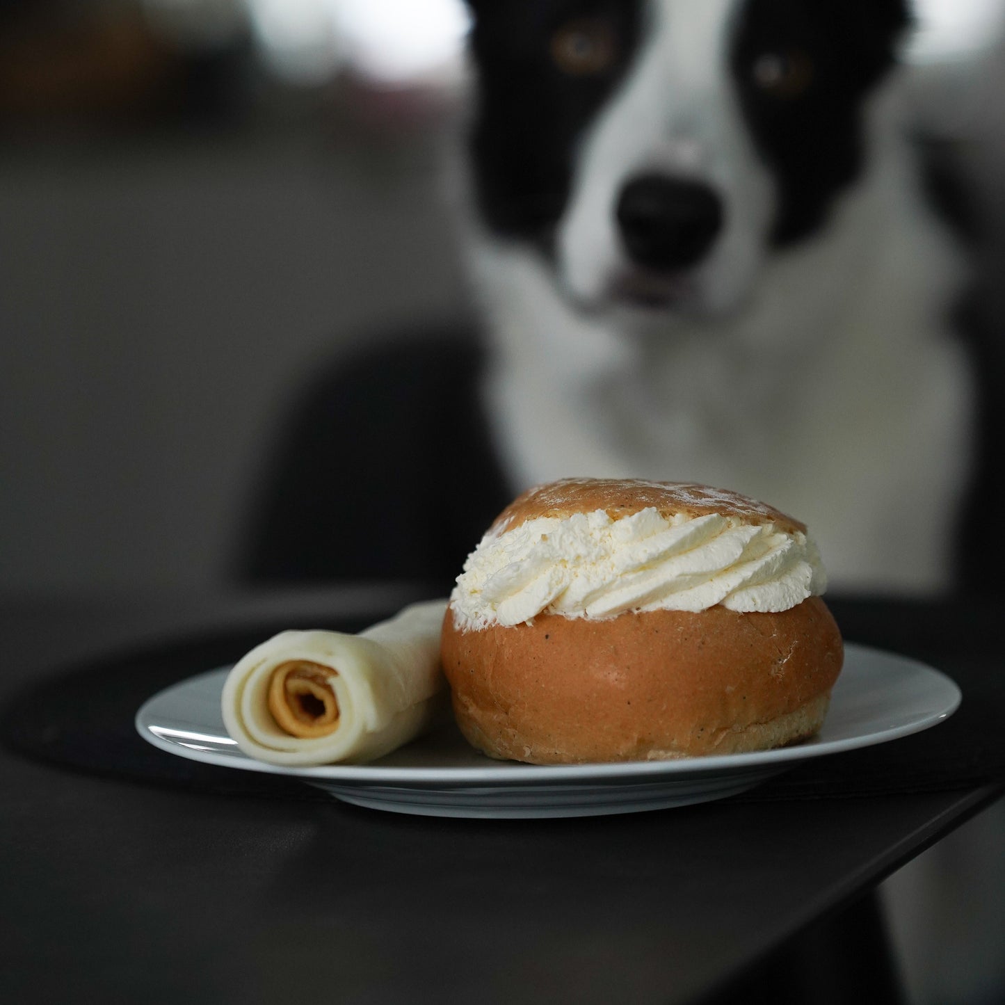 RAUH! Ham semla | Beef roll filled with pork rind