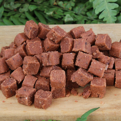Salmon meat mini-pieces (50g)